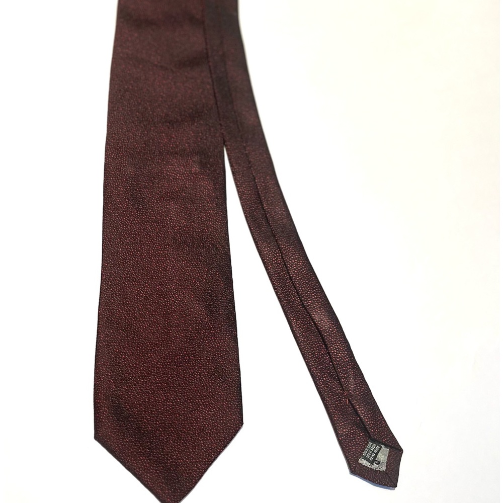 Mondo Di Marco 100% Silk Necktie Burgundy and Black Pattern